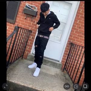 Meet your Posher, Javier